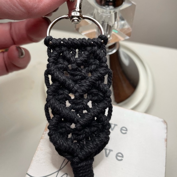 Beautiful Handmade Cotton Macramé Heart 🖤 Keychain - Picture 1 of 3